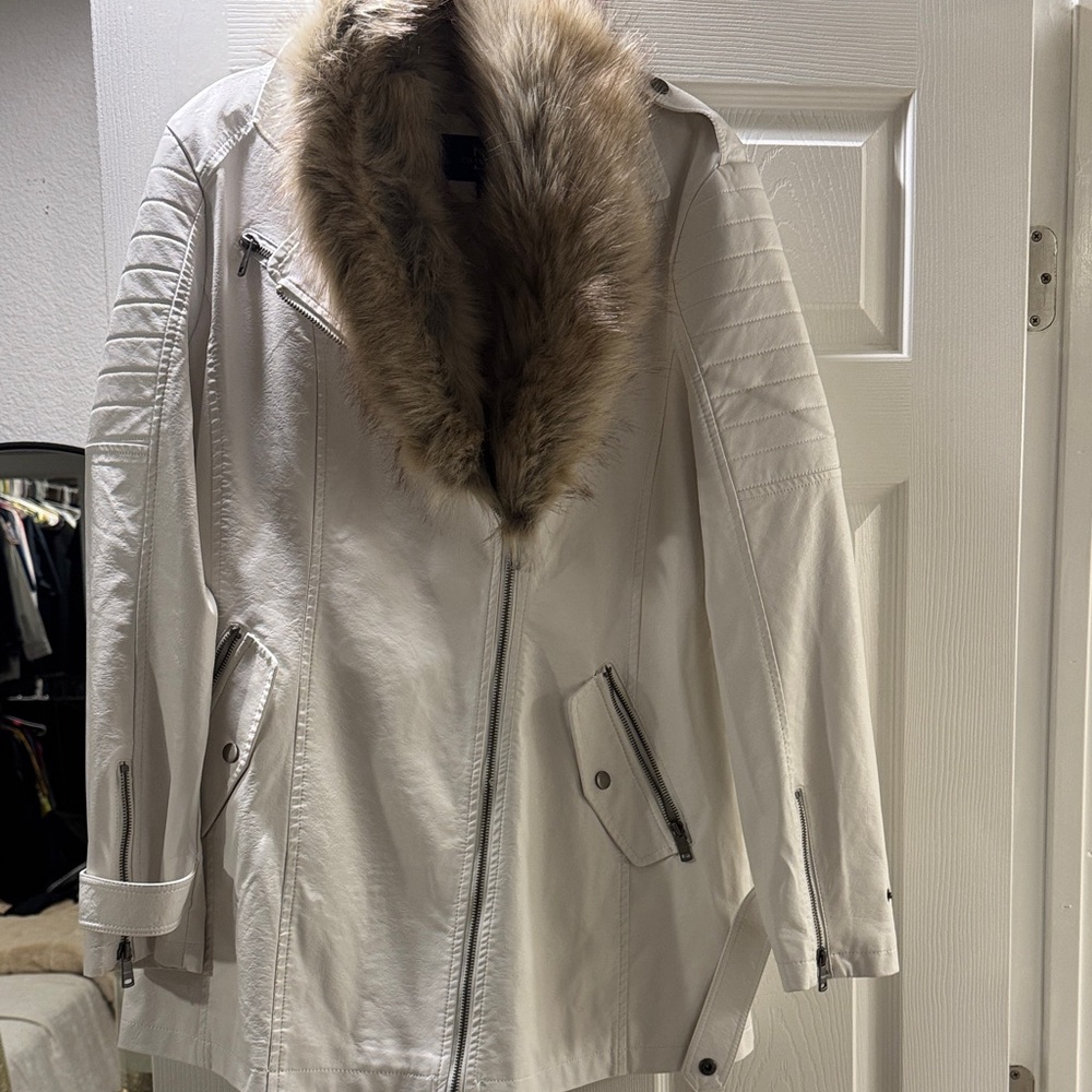 Women's White Faux Fur Collar Jacket